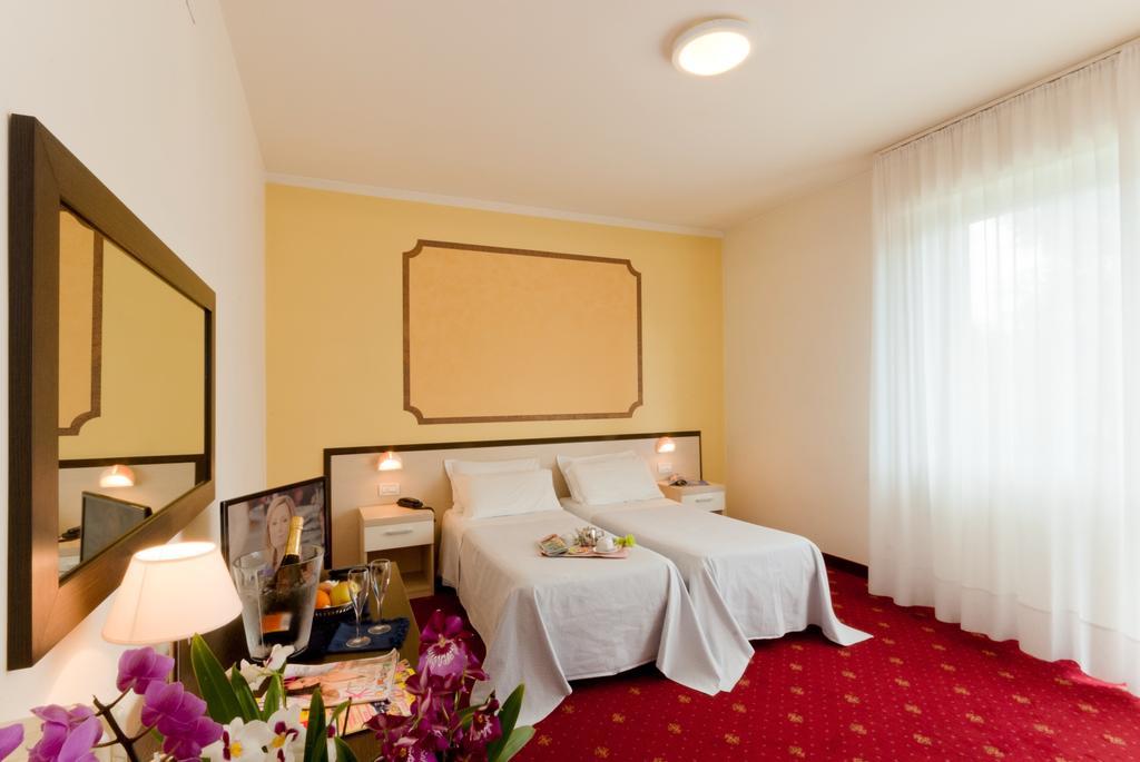 Hotel Columbia Terme Abano Terme Exterior foto